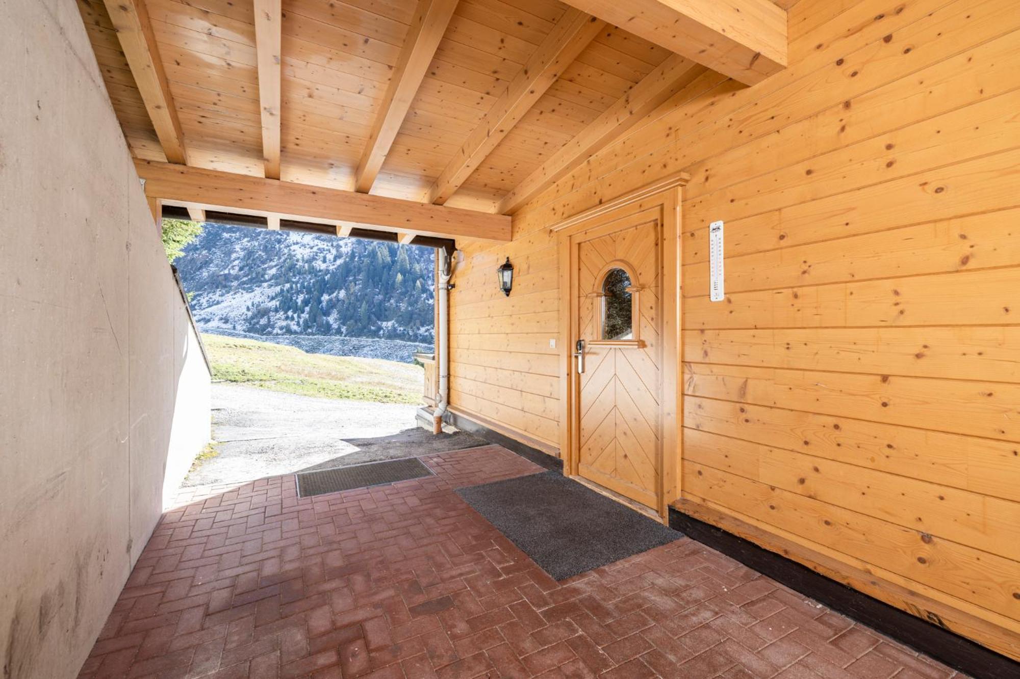 Family Lodge Maximilian Тукс Экстерьер фото