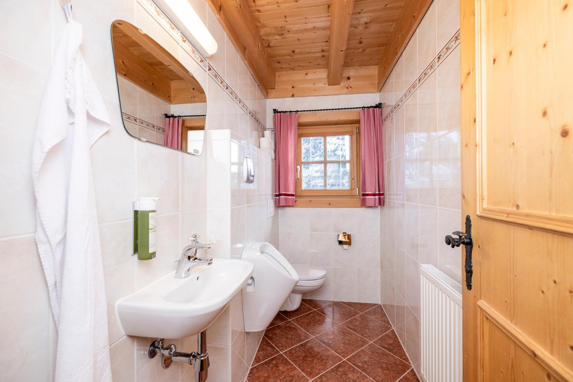 Family Lodge Maximilian Тукс Экстерьер фото